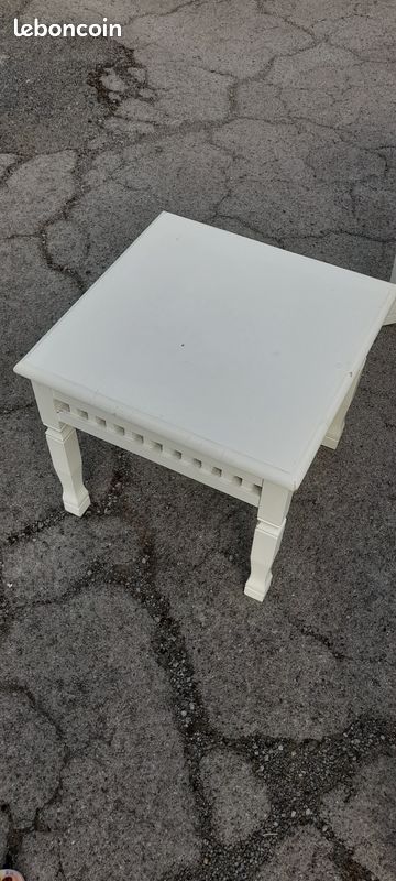 3 petites tables blanches (image 2)