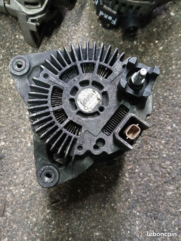 Alternateur 150A BESTPRICE - Compatible Nissan Qashqai, Opel Vivaro B, Renault Trafic