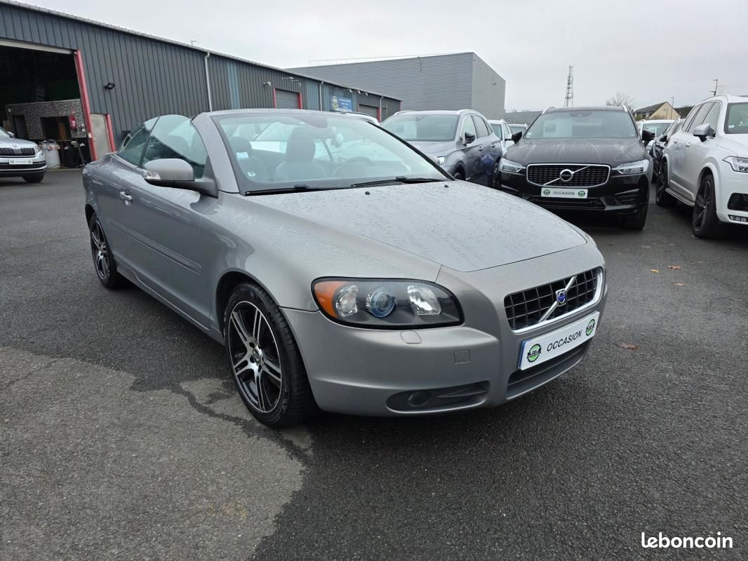 Volvo C70 Cabriolet 2.4i 170 Summum (image 3)