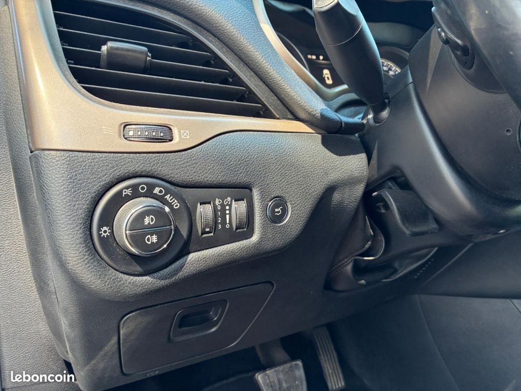JEEP CHEROKEE 2.2 MultiJet 200 - Night Eagle - Garantie 12 mois (image 13)