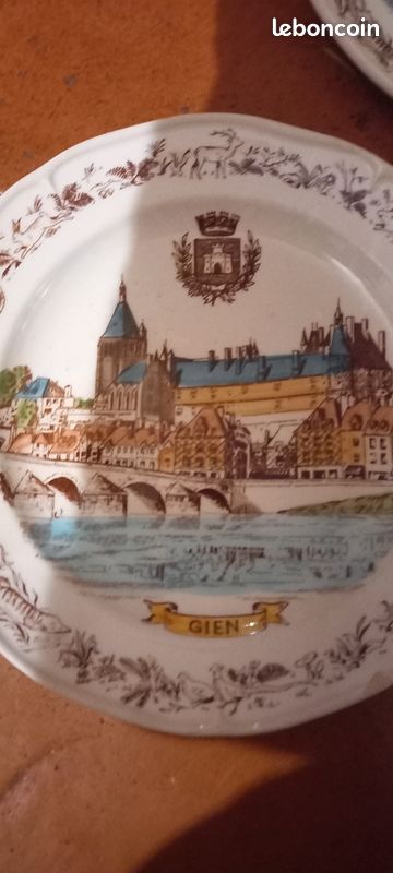 Lot 3 assiettes Gien peint main vintage (image 2)