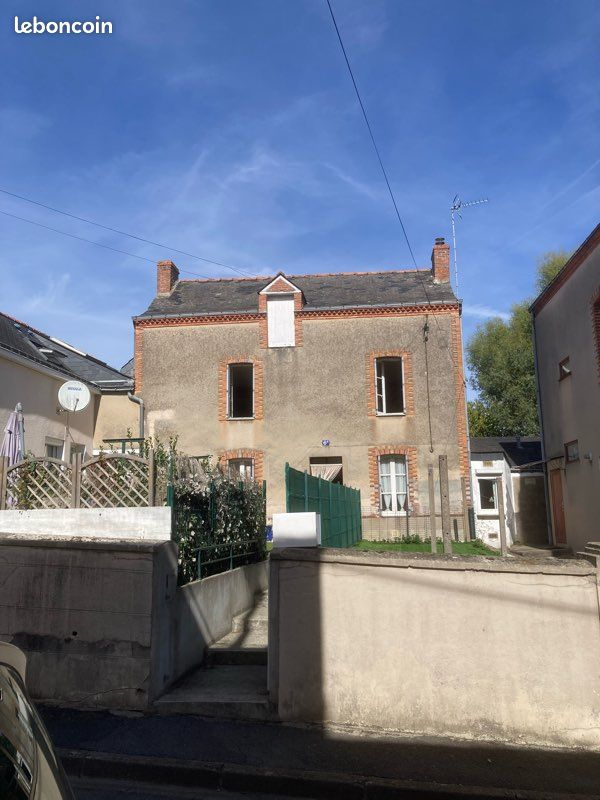 Maison 4 pièces 75 m² · à Segré-en-Anjou Bleu · 75 m² · 85 000 €