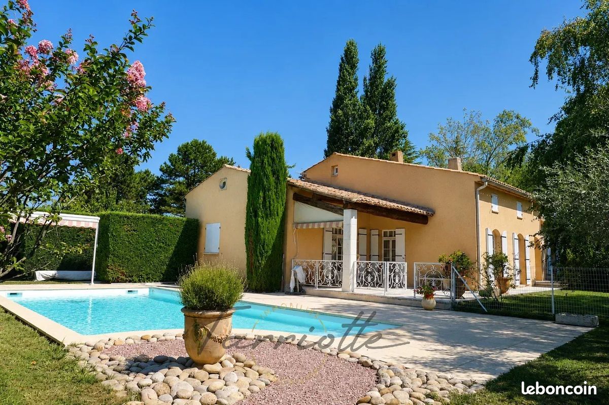 Maison 155 m² · à Pierrelatte · 155 m² · 580 000 €