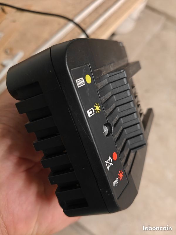 Chargeur Worx WA3880 - 20V 2.0A (image 2)