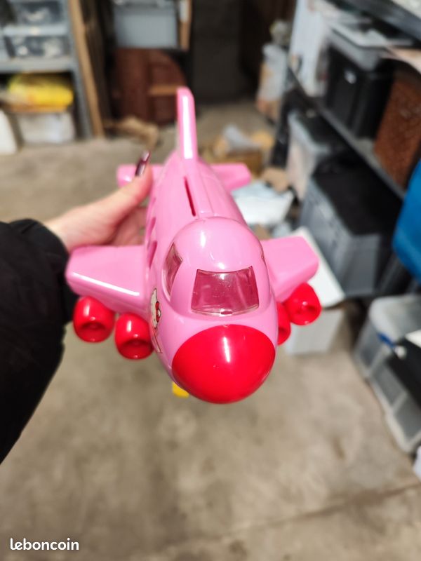 Avion Hello kitty (image 1)