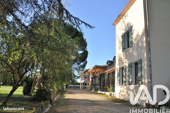 Maison 16 pièces 499 m²