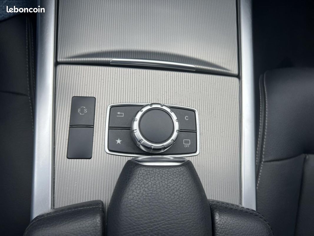 MERCEDES-BENZ CLASSE E 220 BlueTEC Executive A (image 18)