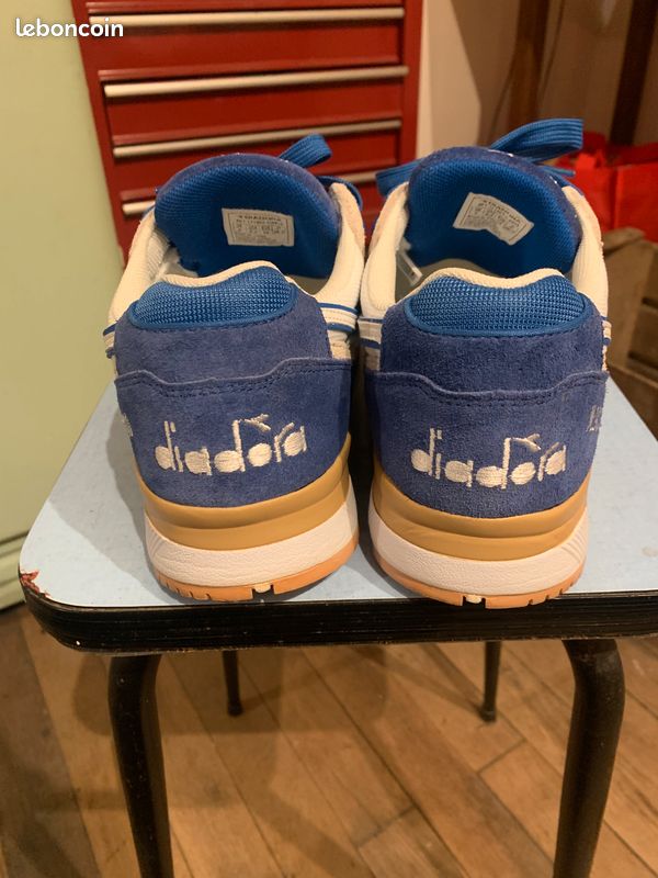 Chaussures De Sport Diadora N9000 Made In Italy - Bleu Argenté Lacets - Occasion Très Bon état - Taille US 9