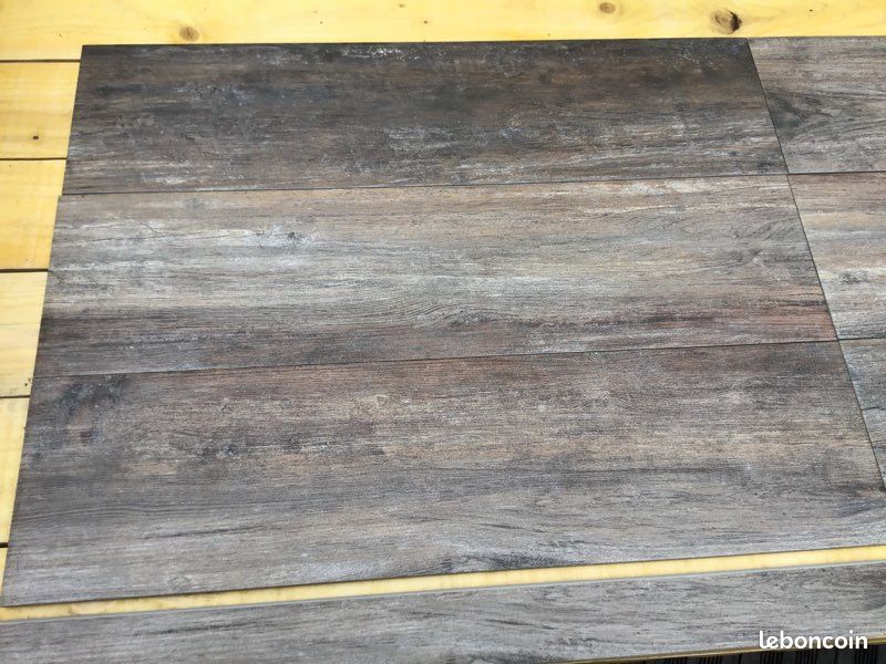 Carrelage imitation bois (image 1)