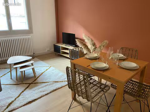 Appartement 3 pièces 60 m² · à Bourg-en-Bresse · 60 m² · 850 €