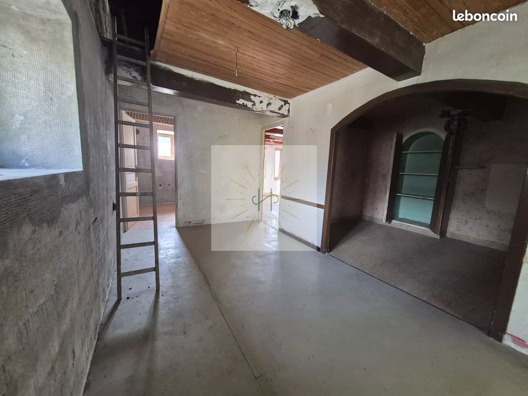 Maison 8 pièces 98 m² · à Montélimar · 98 m² · 55 000 €