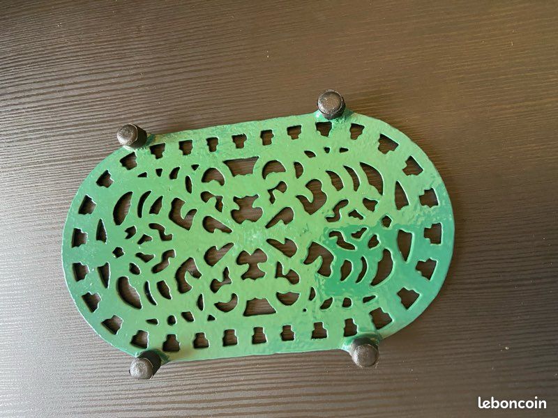 Dessous De Plat Ou Décoration En Fonte - Olive - Marron - Neuf