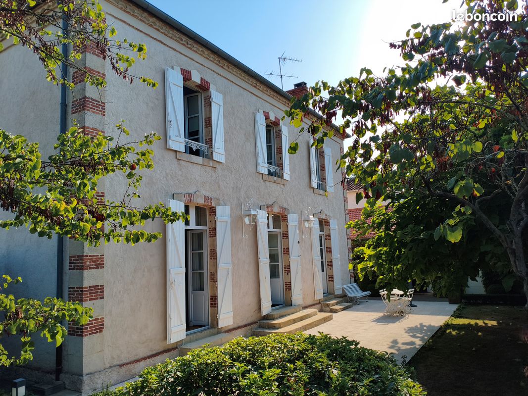 Maison 10 pièces 332 m² · à Mont-de-Marsan · 332 m² · 825 000 €