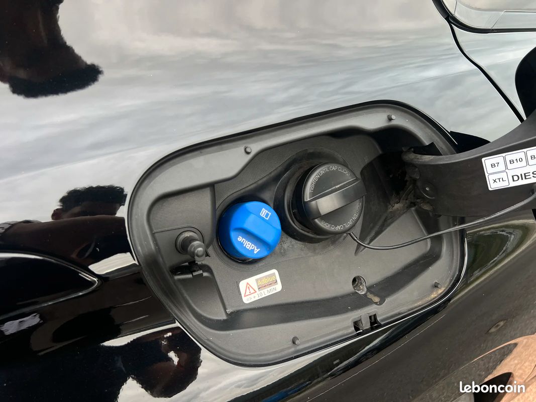 Peugeot 308 1,5 BLUE HDI 130 ALLURE CARPLAY - CAMÉRA 360 - ACC - LED (image 24)
