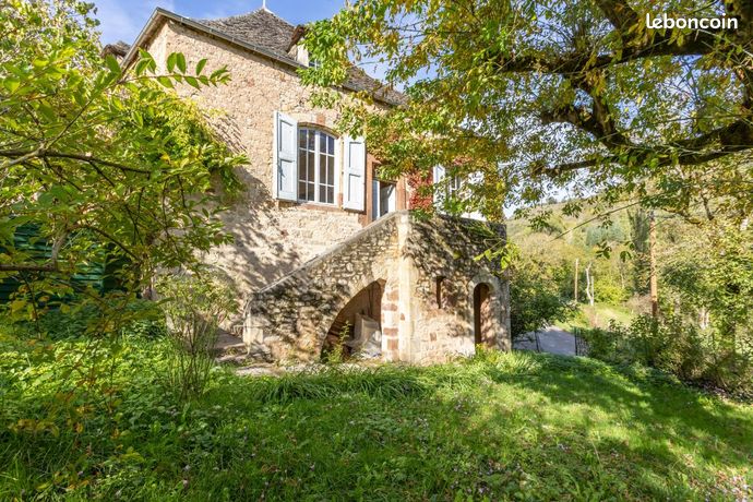 Maison 7 pièces 247 m²