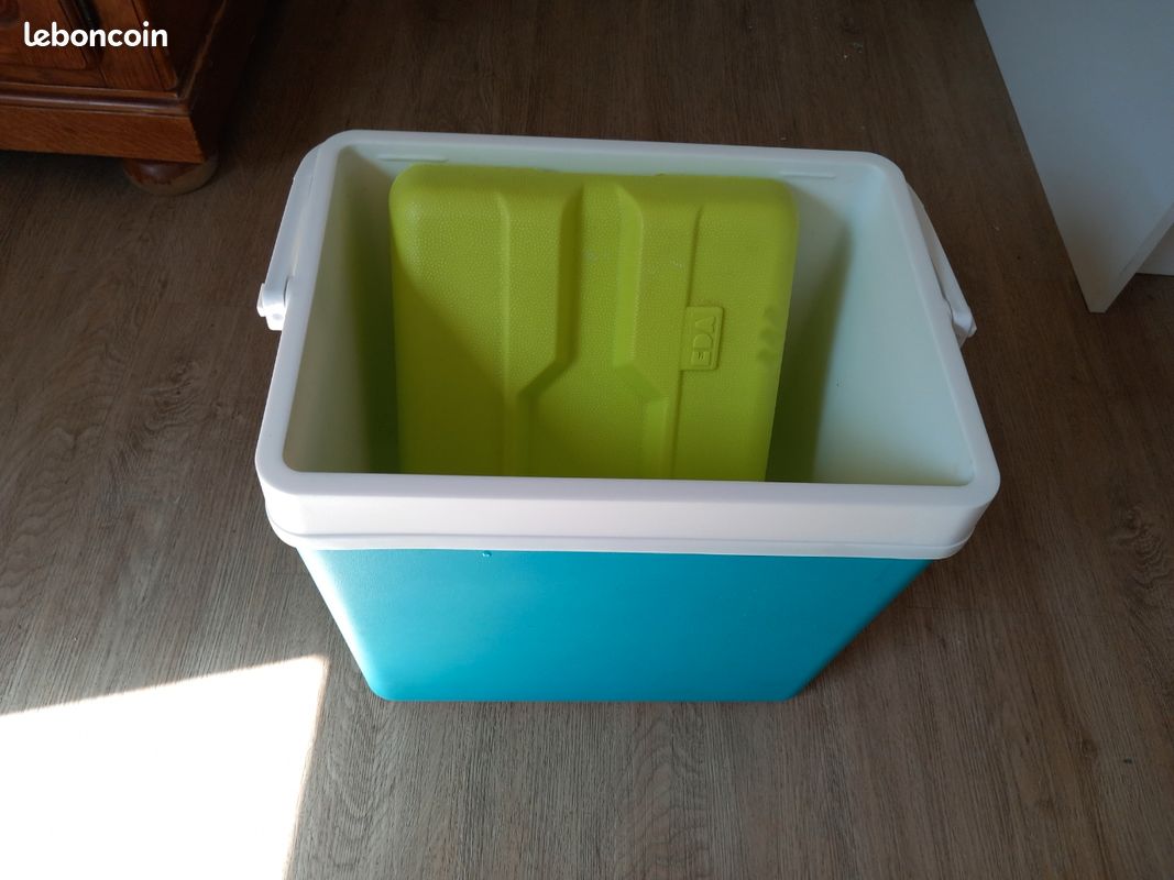 Vend glacière propre (image 2)