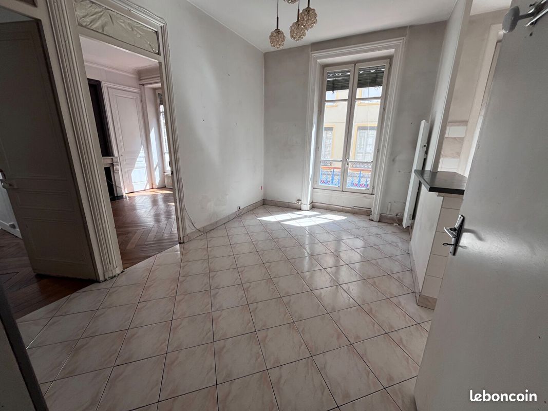 Appartement 3 pièces 53 m² · à Lyon · 53 m² · 900 €