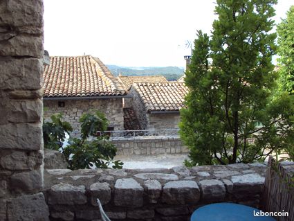 Gite 50 m2 dans village médieval loué à la demande (image 10)