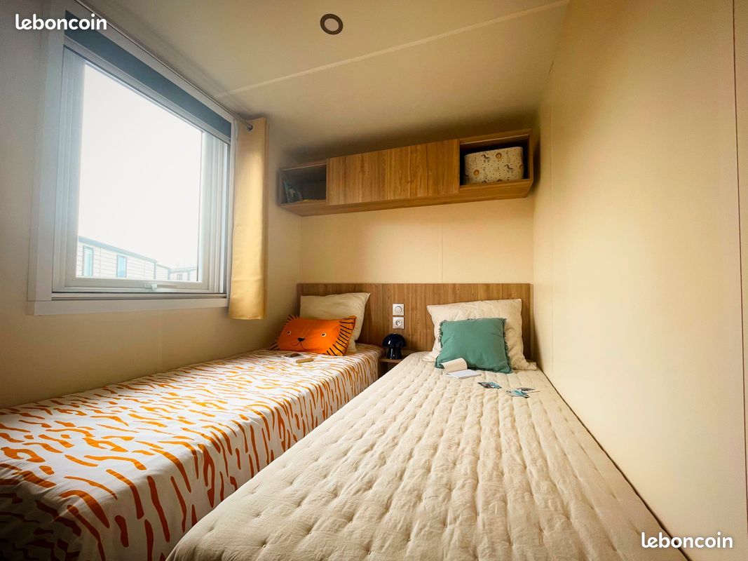 NOUVEAUTE MOBIL HOME RESIDENTIEL NEUF IRM VIOLETTE 3CH 2S 2WC 2026 ( 10.65M x 4M) ISOLATION RENFORCEE, RADIATEURS, STORES OCCULTANTS ET MOUSTIQUAIRES (image 7)