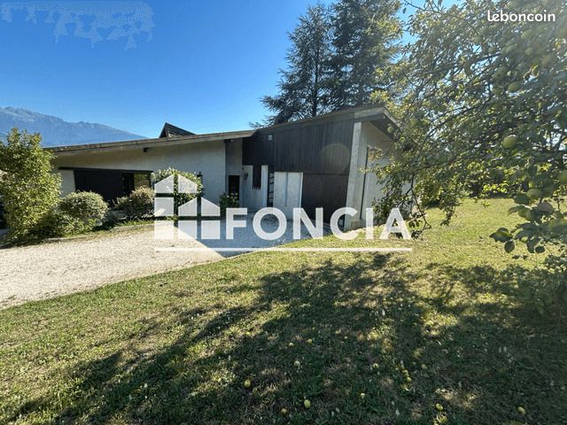 Maison 6 pièces 116 m² · à Biviers · 116 m² · 1 775 €