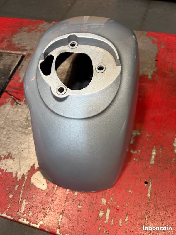 Garde boue Vespa Gts 125 / 300 (image 2)