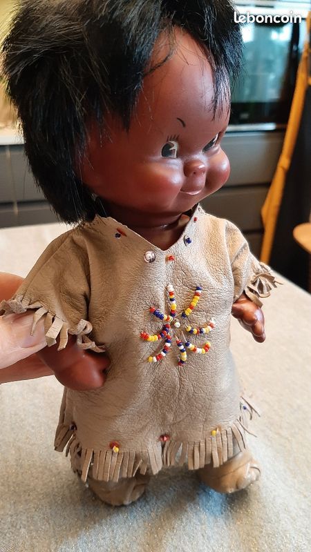 Poupée Inuit 60's habillée en cuir (image 3)