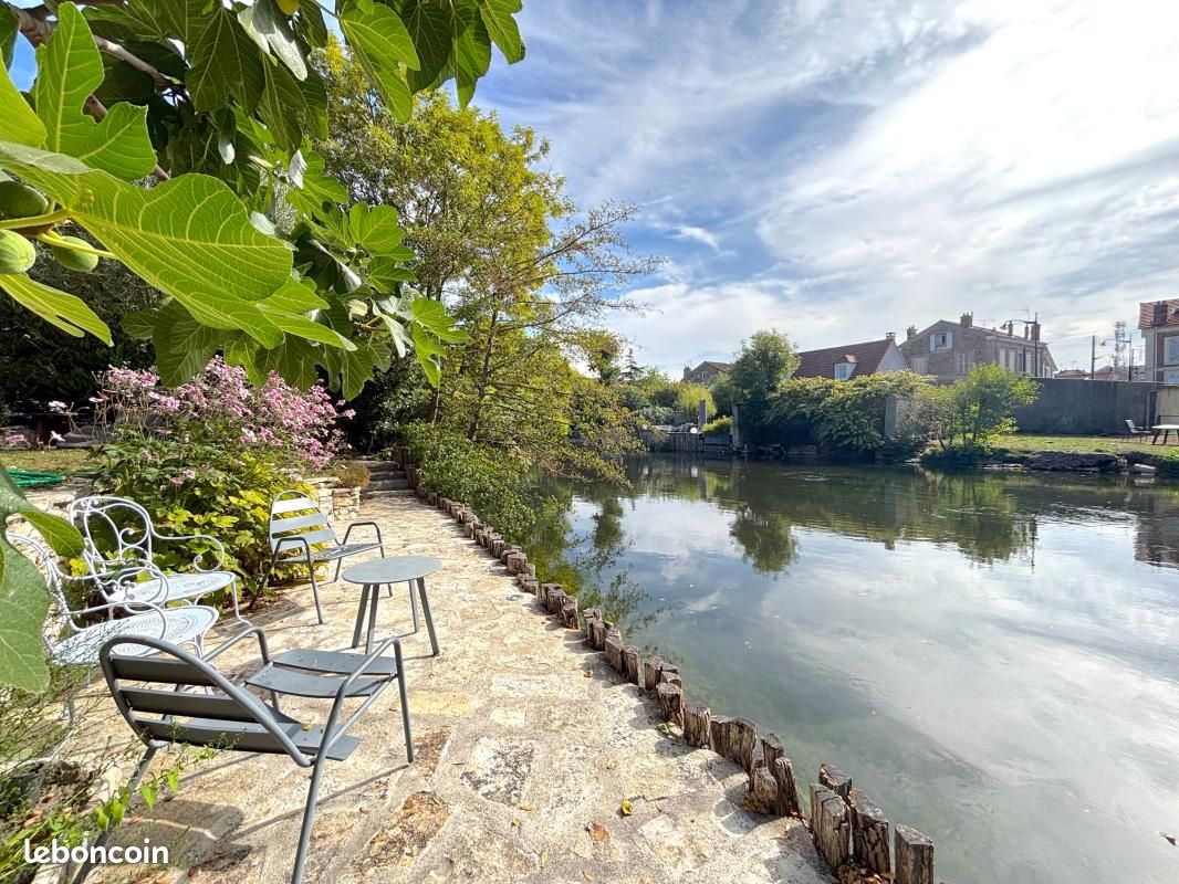 Maison 6 pièces 145 m² · à Corbeil-Essonnes · 145 m² · 425 000 €