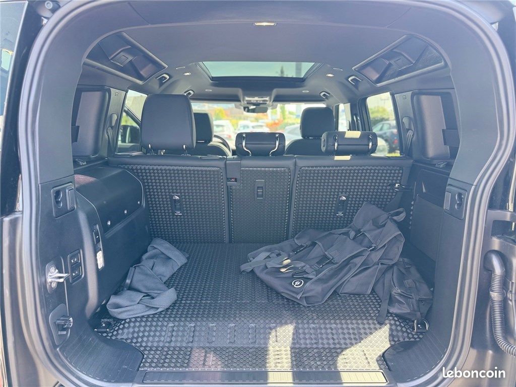 Land Rover Defender PHEV 110 X-Dynamic SE (image 29)