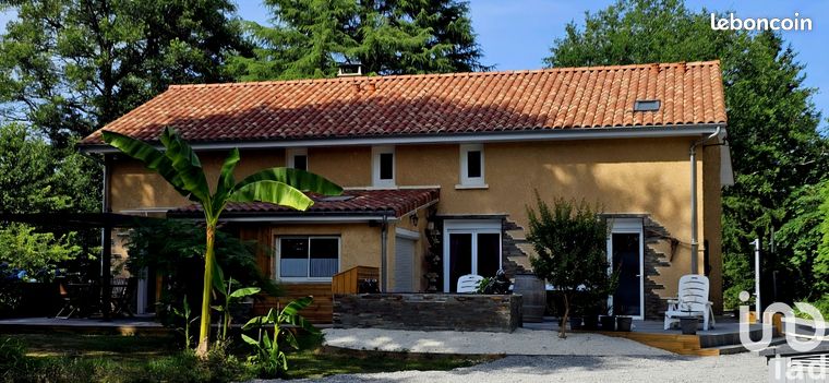 Propriété 7 pièces 205 m²
