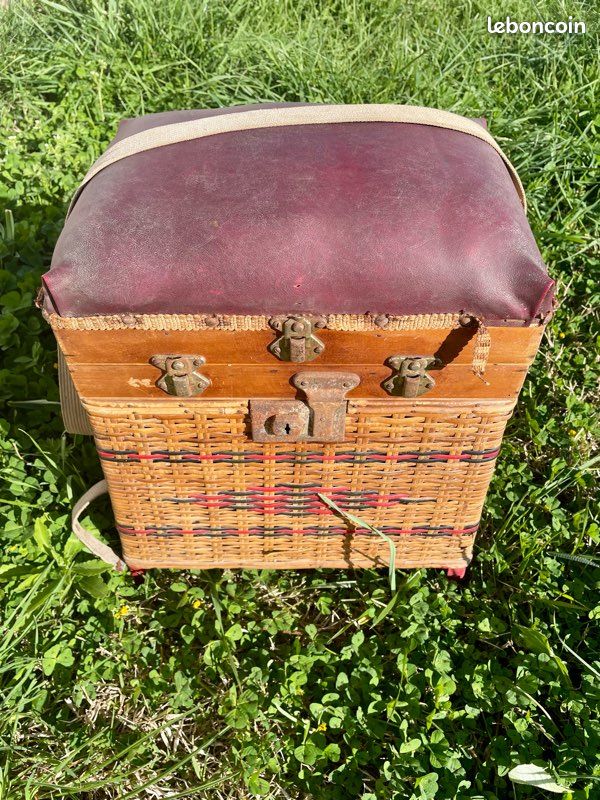 Vieux Panier De Pêche En Osier Vintage Avec Cuir - Creel Pour Pêche à Mouche