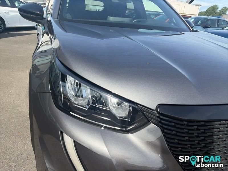 Peugeot 2008 1.2 PureTech 100ch S&S Style (image 16)