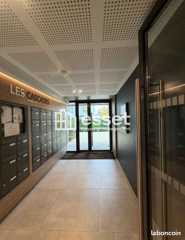 Appartement 5 pièces 100 m² · à Rueil-Malmaison · 100 m² · 2 358 €/mois
