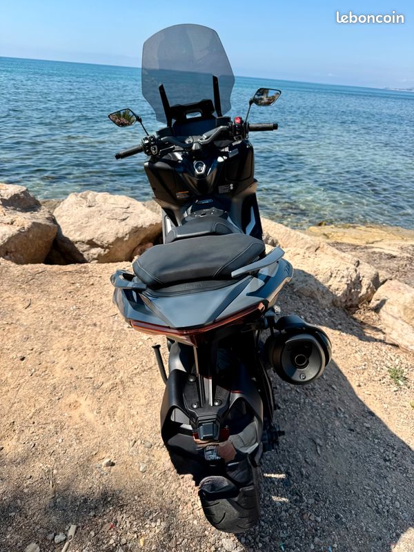 TMAX 560 Tech Max “1ère main” gris nardo (image 3)