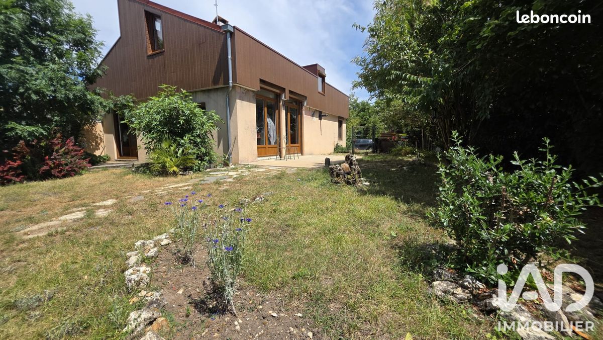 Maison 5 pièces 101 m² · à Treilles-en-Gâtinais · 101 m² · 164 300 €