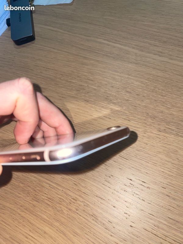IPhone 8 rose 256Go (image 6)