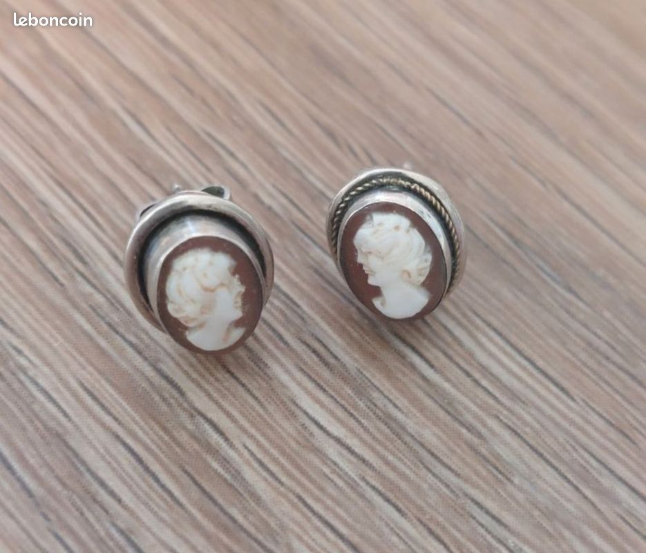 Boucles D'oreilles Anciennes Or Blanc Argent Massif Avec Tanzanites - Occasion