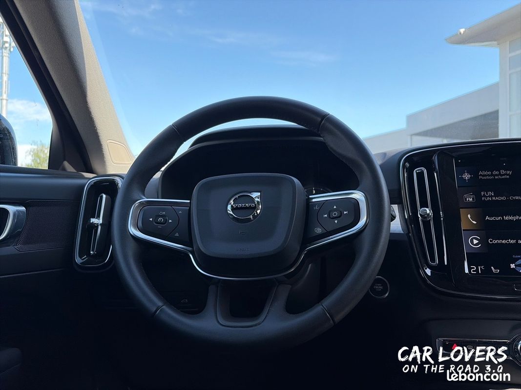 VOLVO XC40 D3 AdBlue 150 ch Geartronic 8 Momentum (image 12)