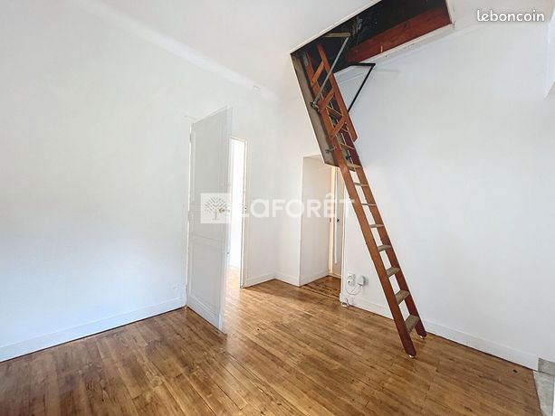 https://img.leboncoin.fr/api/v1/lbcpb1/images/b0/0d/49/b00d498fe0e1e0fa8d73a8e7a7f89133ee36f5de.jpg?rule=ad-image