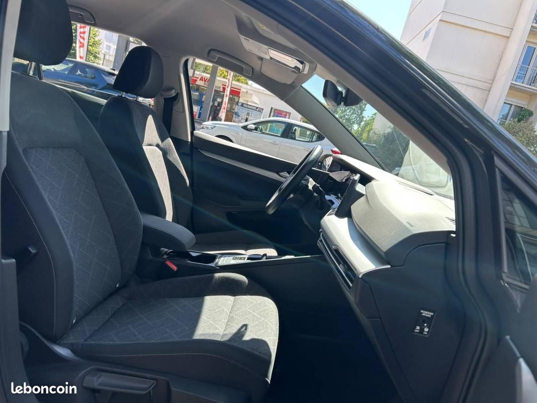 Volkswagen Golf VIII 2.0 TDi DSG7 150 cv (image 11)