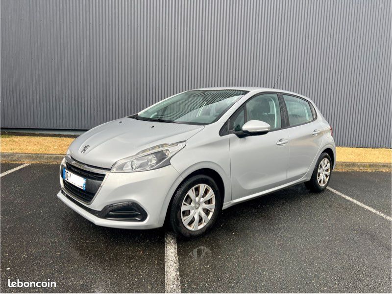 ✅ 1ERE MAIN - PEUGEOT 208 1.2 82ch - Historique COMPLET Peugeot (image 1)