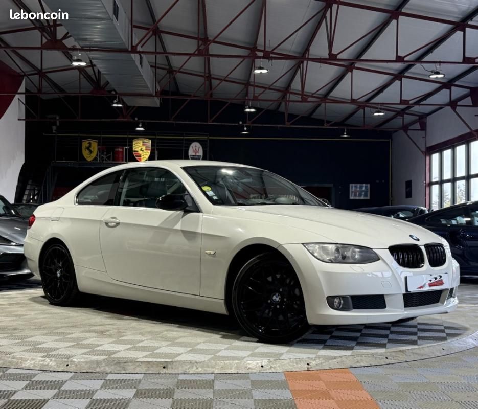 BMW Série 3 Coupé 320d 177ch Luxe BVM6 (E92) (image 3)