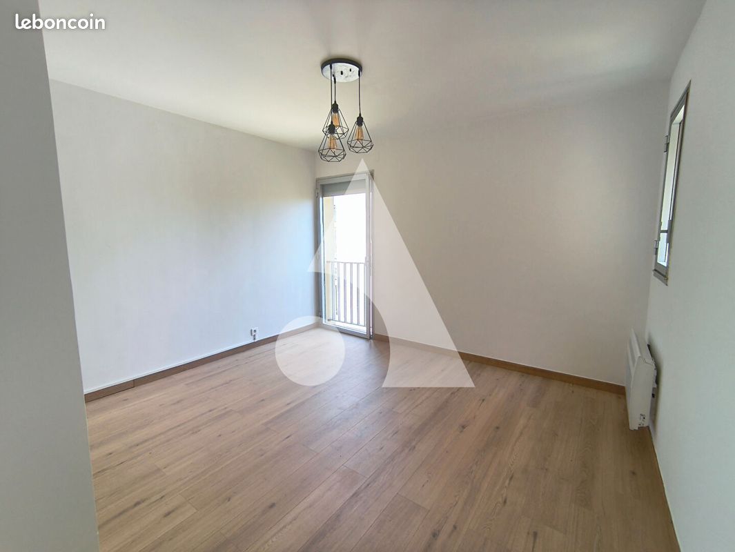 Appartement 1 pièce 19 m² · à Pertuis · 19 m² · 550 €