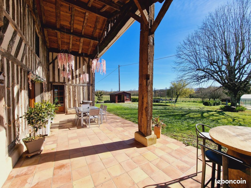 Maison 10 pièces 231 m² · à Lauzun · 231 m² · 360 400 €