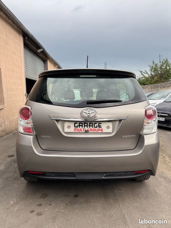 Toyota VERSO 1.6 D-4D 112CH Feel (image 5)