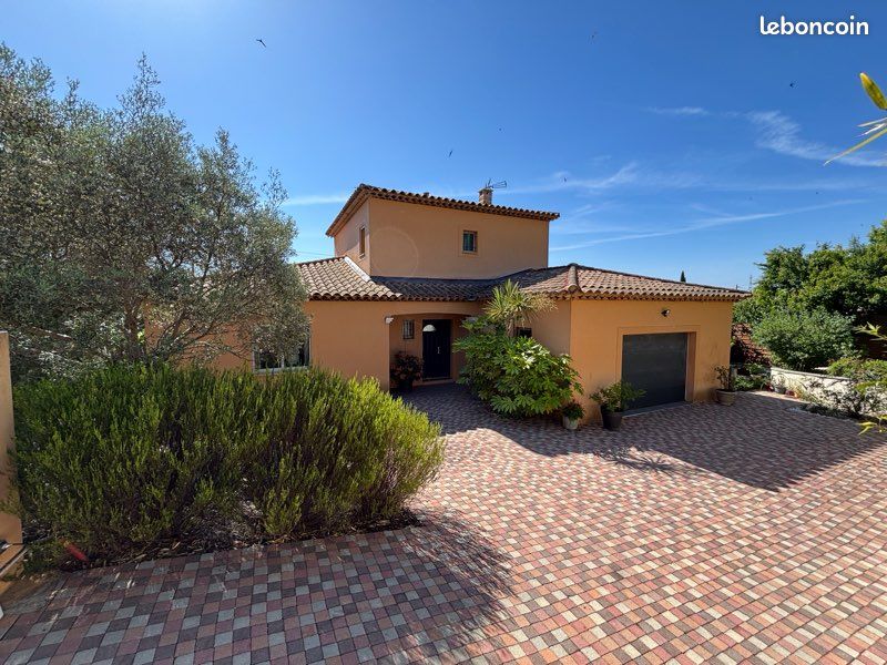Maison 7 pièces 160 m² · à La Crau · 160 m² · 845 000 €