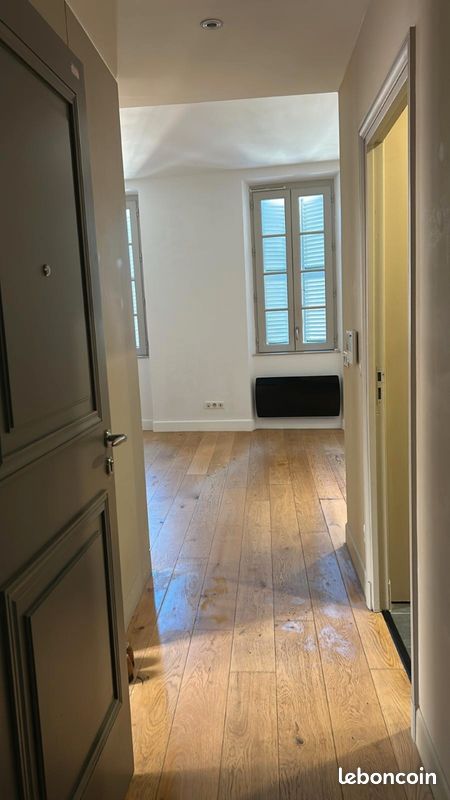 Appartement 1 pièce 27 m² · à Toulon · 27 m² · 720 €
