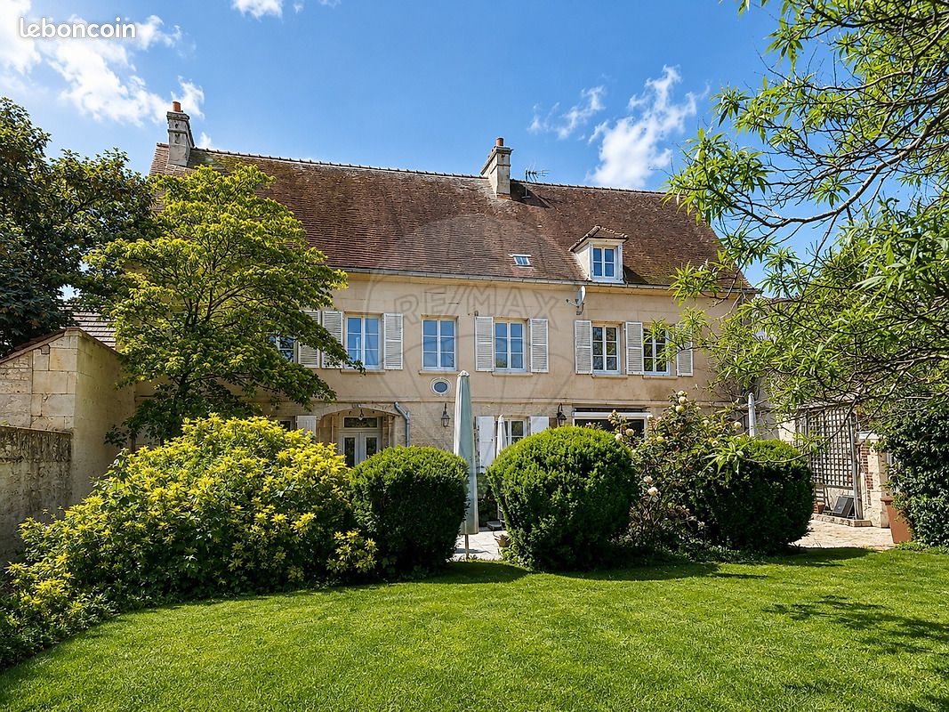 Maison 9 pièces 271 m² · à Senlis · 271 m² · 750 000 €