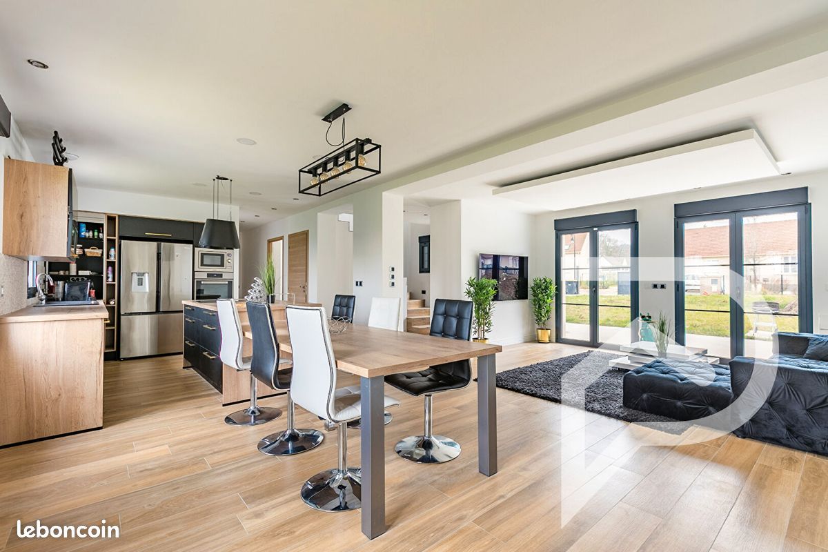 Maison 6 pièces 142 m² · à Breuil-le-Sec · 142 m² · 349 000 €