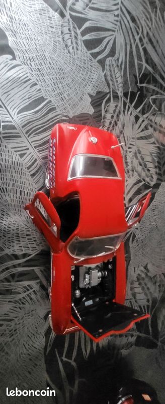 Voiture de collection MARVEL (image 2)