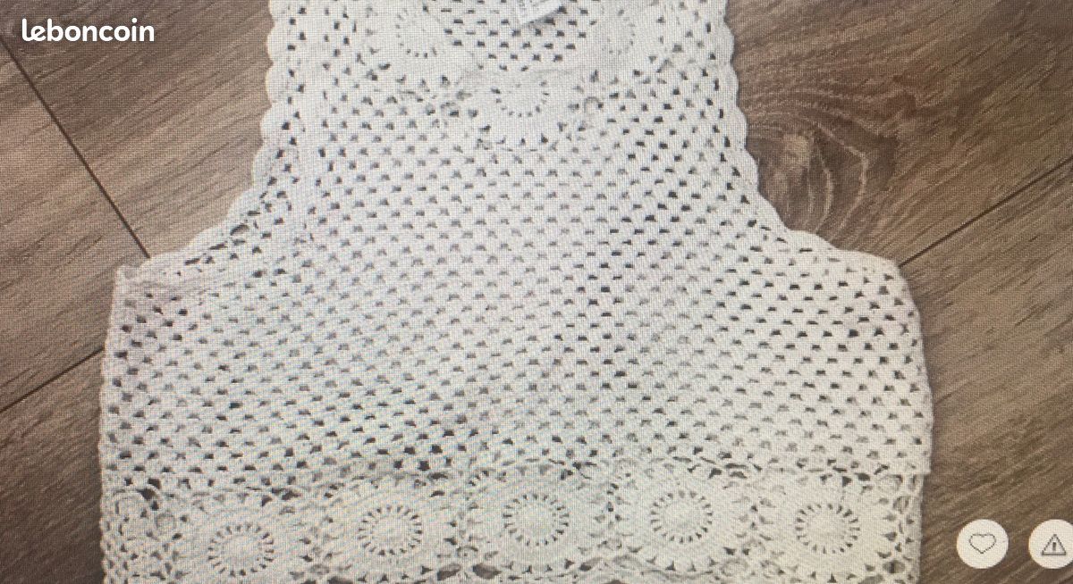 Petit haut en dentelle (image 1)